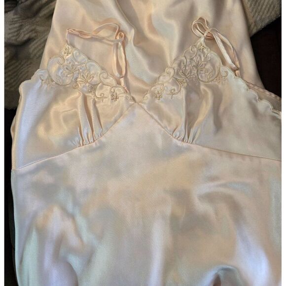 Etienne Cream Lace-Trimmed Nightgown honeymoon fairycore romance bride - Picture 10 of 11